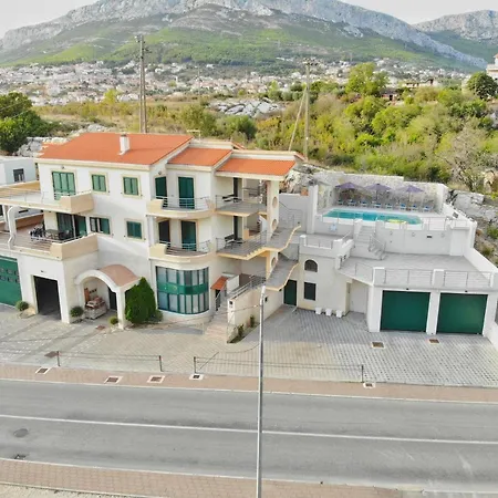 Ivan's Holiday House With Private Swimming Pool