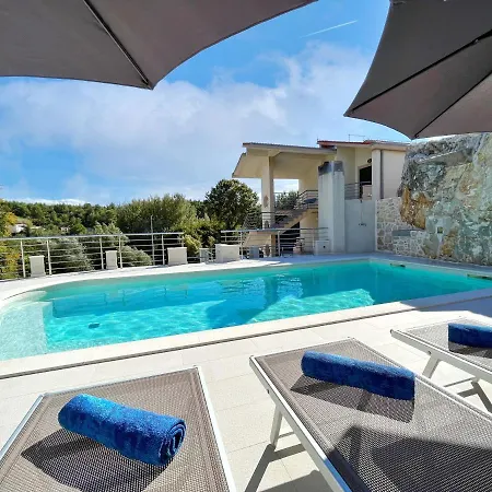 Apartment Ivan's Holiday House With Private Swimming Pool Klis