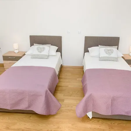 Apartment Ivan's Holiday House With Private Swimming Pool
