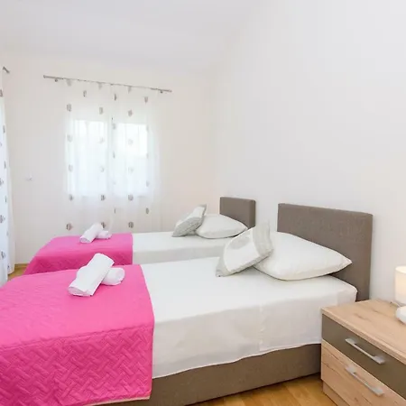 Apartment Ivan's Holiday House With Private Swimming Pool