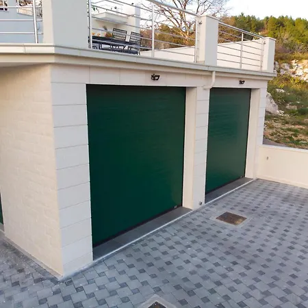 Apartman Ivan's Holiday House With Private Swimming Pool *
