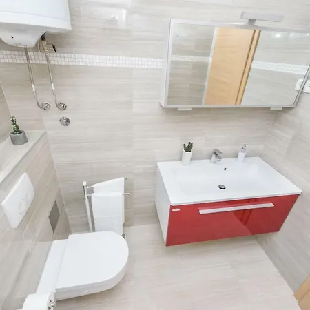 Apartman Ivan's Holiday House With Private Swimming Pool *