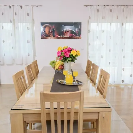 Ivan's Holiday House With Private Swimming Pool Apartman
